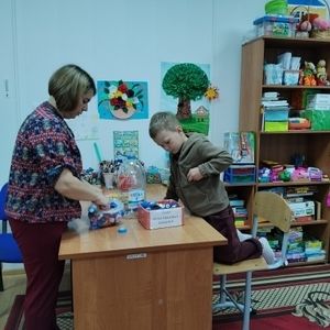 В Шегарском районе наши ребята из службы помощи семье и детям присоединились к экологической акции «Добрые крышечки»